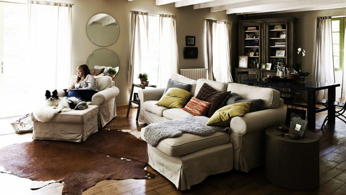 16 Solutions of How to Decorate Your Living Room Trendy and Cozy 