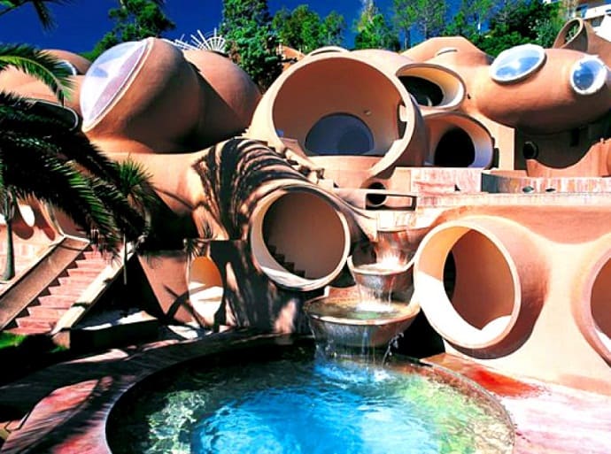 Pierre Cardin’s Bubble House by Antti Lovag   DesignRulz.com