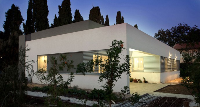 Contemporary Handel Family Residence in Emek Israel by SaaB ...