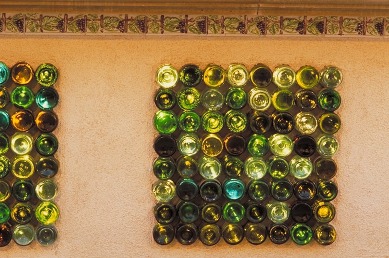25 DIY Ideas to Recycle Your Old Wine Bottles | DesignRulz