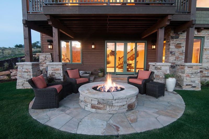 Best Outdoor Fire Pit Ideas to Have the Ultimate Backyard getaway!