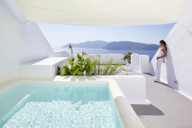 Kirini suites and spa hotel santorini greece for Design hotel greece