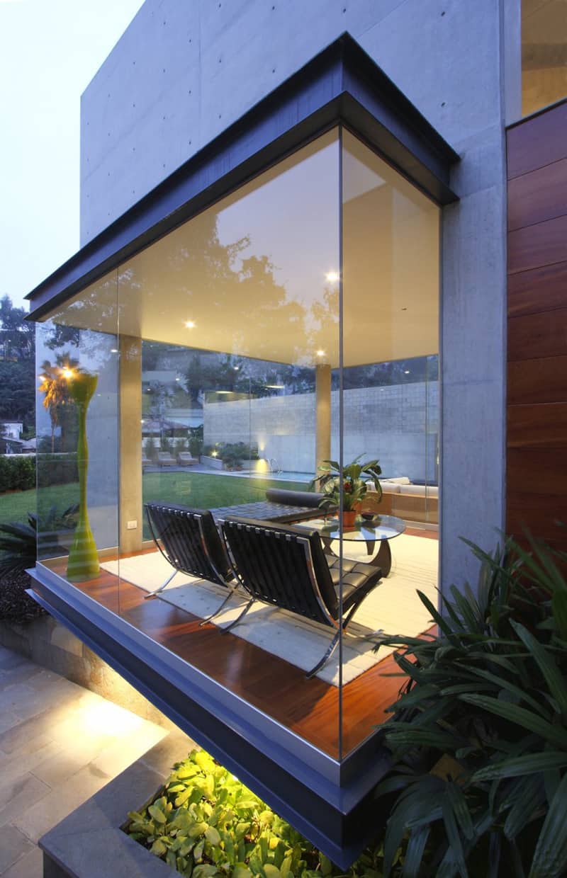 Modern Rectangular-Shaped House Boasting an Elegantly-Joyful Interior
