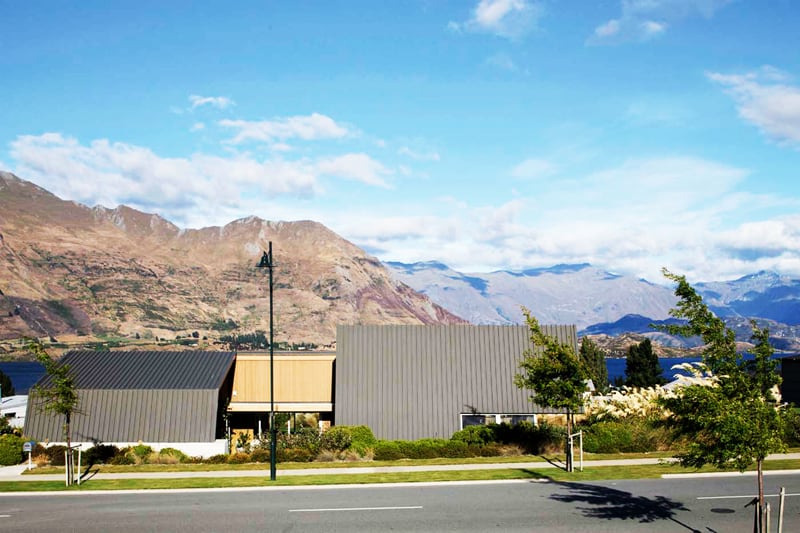 Wanaka-House-by-Lovell-Connell-Architects-designrulz (1)