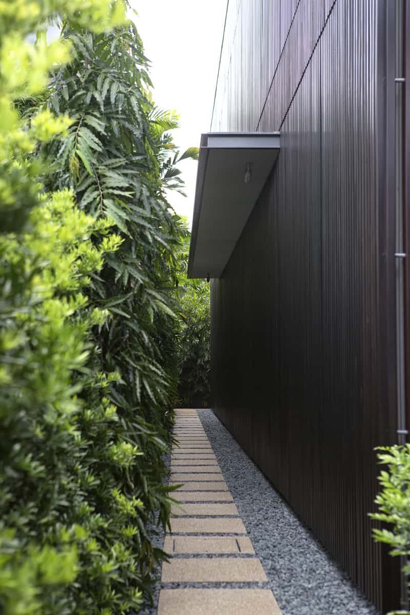modern architecture: centennial tree house in singapore