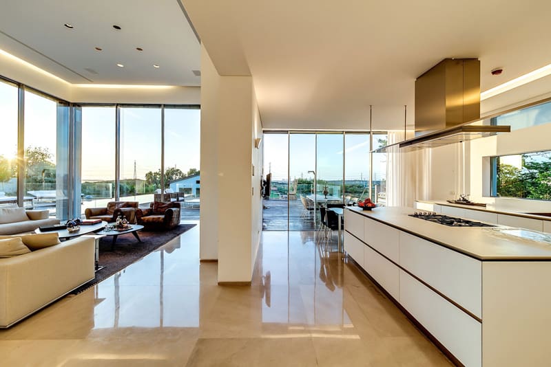 kitchen with large windows designrulz (38)