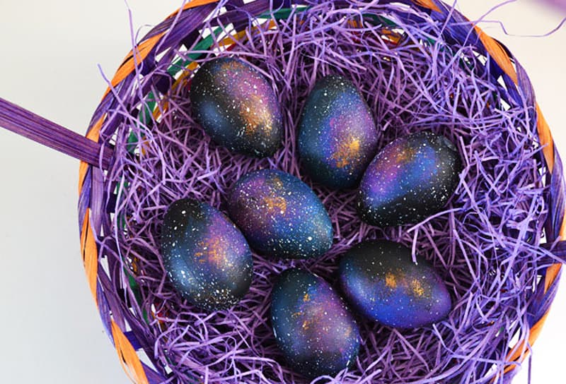 how-to-make-galaxy-easter-eggs (2)