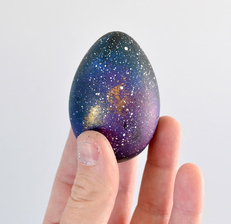 how-to-make-galaxy-easter-eggs_DR (3)