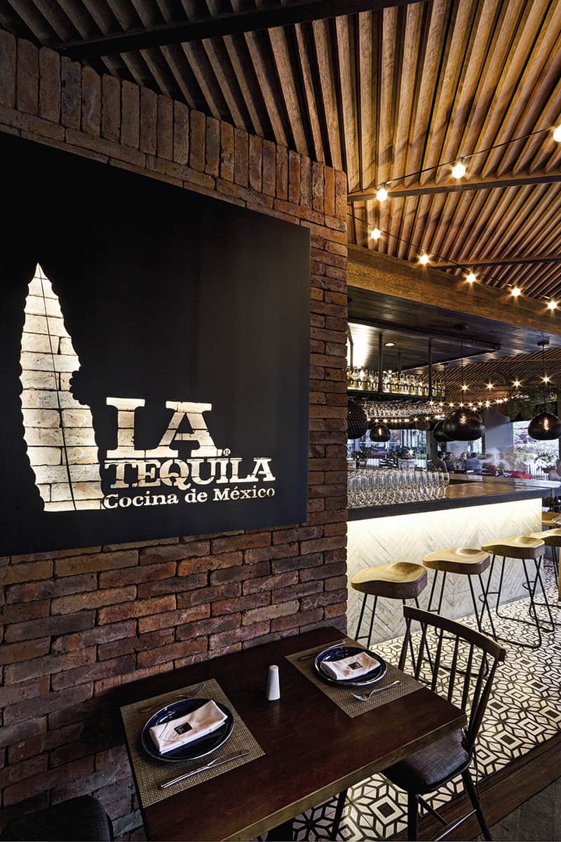 La Tequila South Restaurant_designrulz (4)