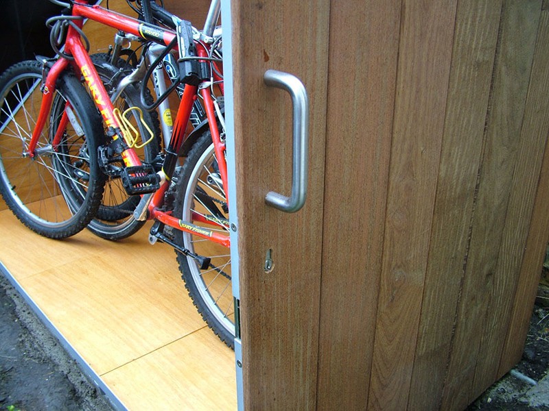 Outdoor-Bike-Garage-designrulz (10)