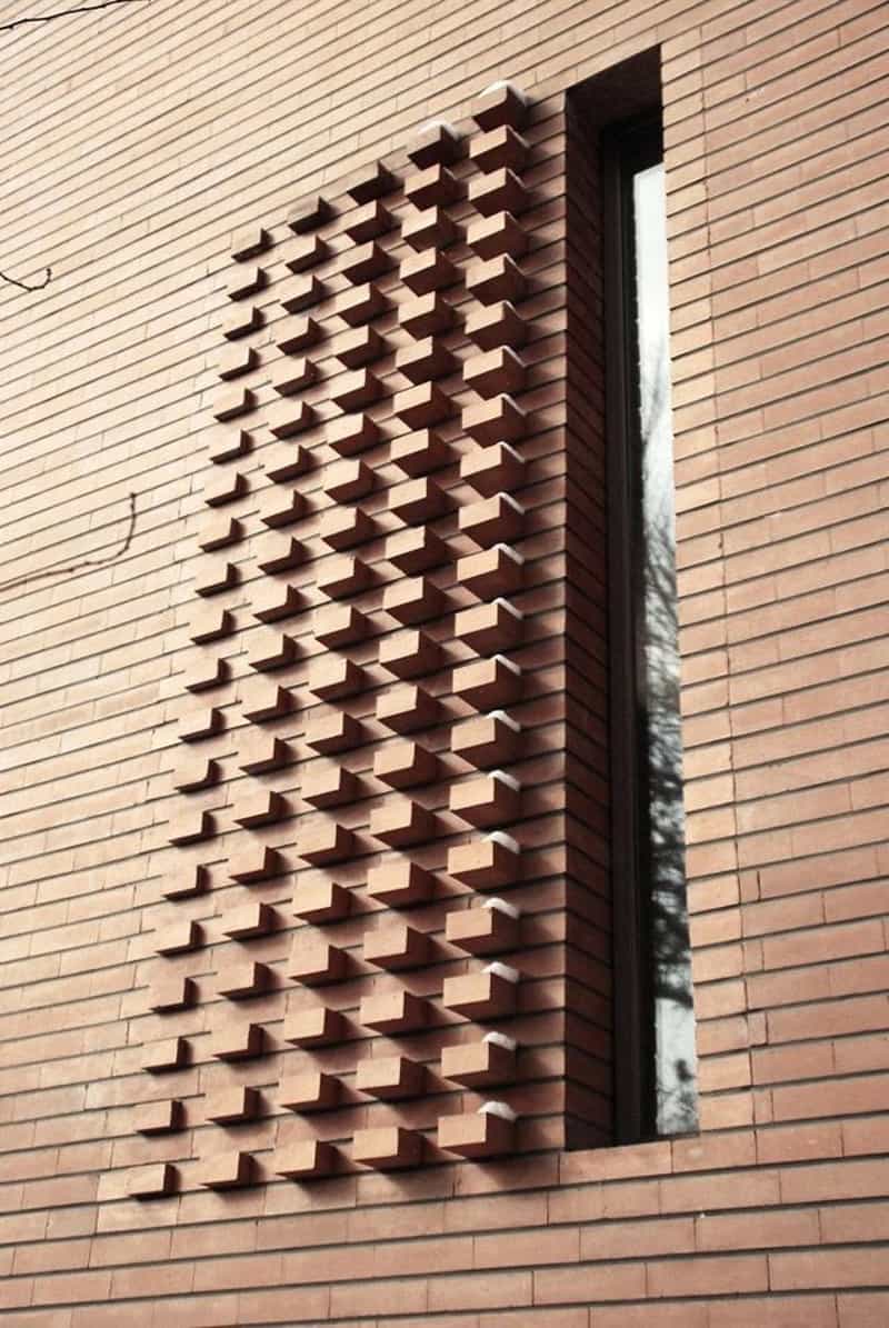 Minimalist Brick Design Wall with Simple Decor