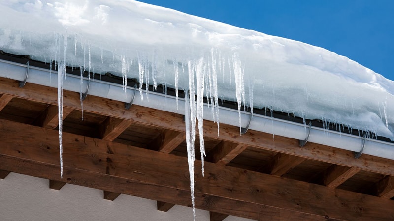 How to Keep Your Roof Safe Throughout the Winter